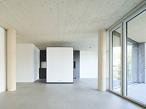 Le bois à l'intérieur crée des espaces confortables